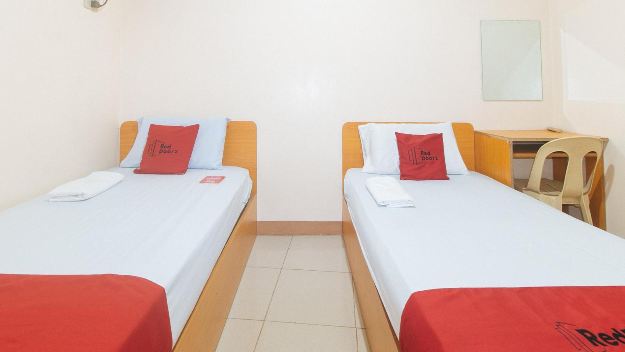 Reddoorz @ Asiana Pension Inn Mandaue-stad Buitenkant foto