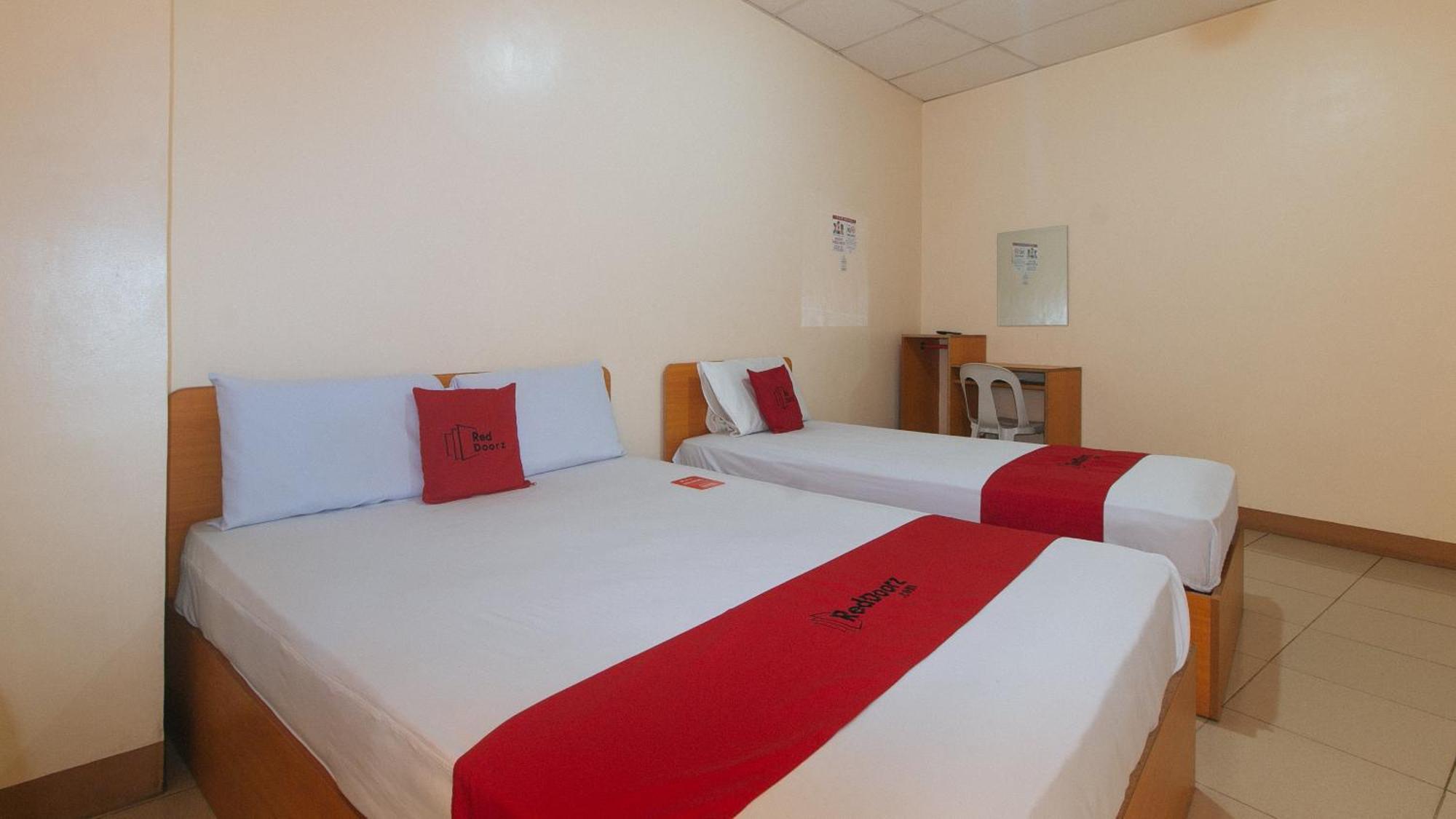 Reddoorz @ Asiana Pension Inn Mandaue-stad Buitenkant foto