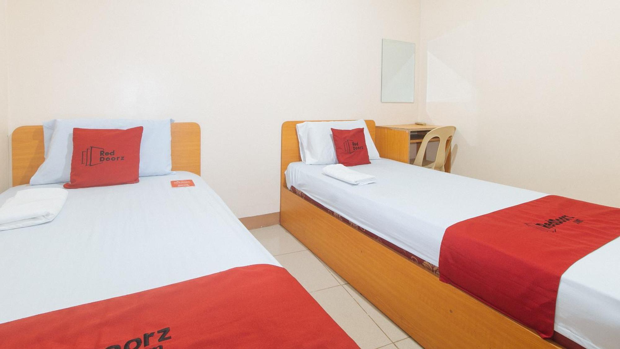 Reddoorz @ Asiana Pension Inn Mandaue-stad Buitenkant foto