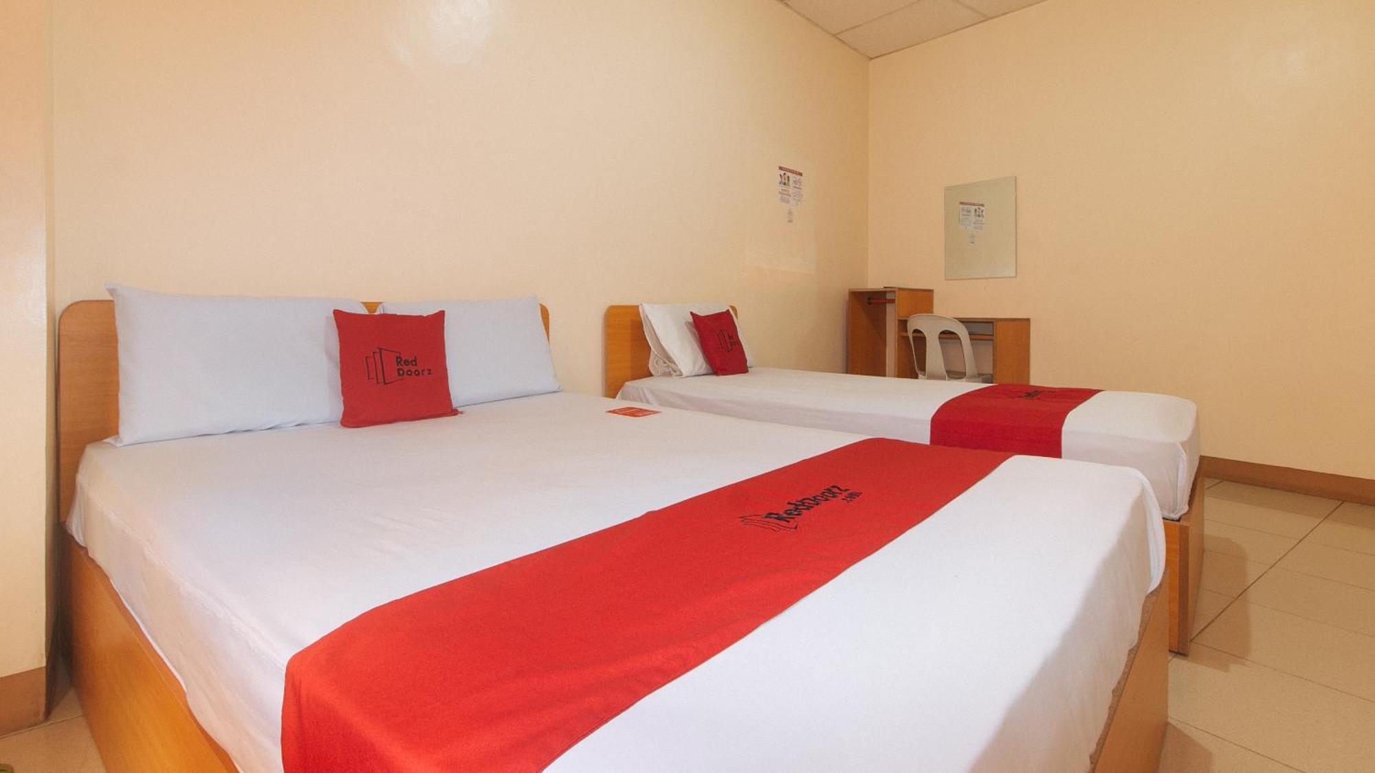Reddoorz @ Asiana Pension Inn Mandaue-stad Buitenkant foto